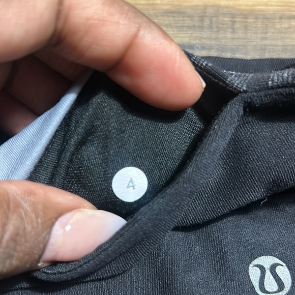 Lululemon shorts reversible - Picture 2 of 3